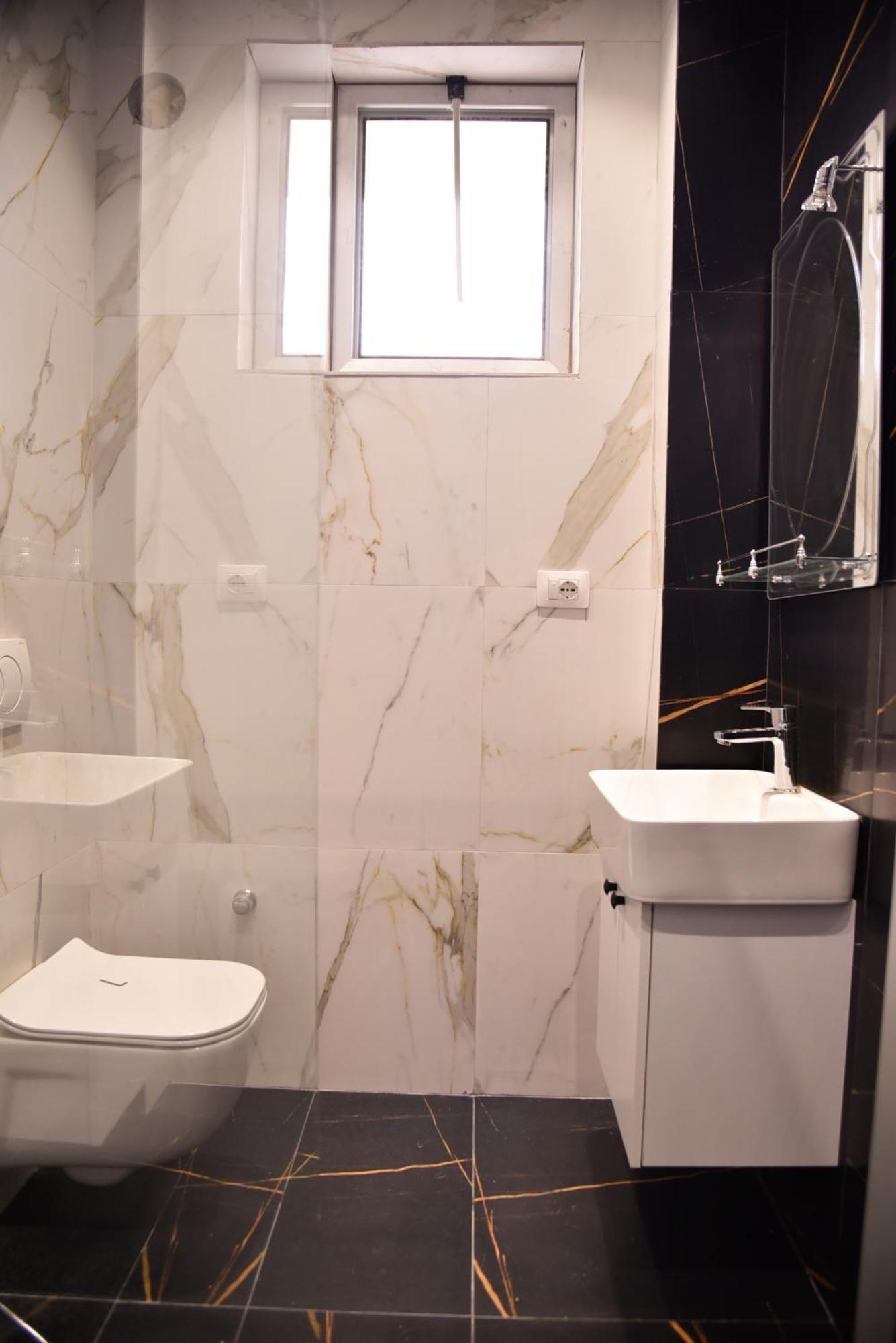 City Center Inn Shkoder Bagian luar foto