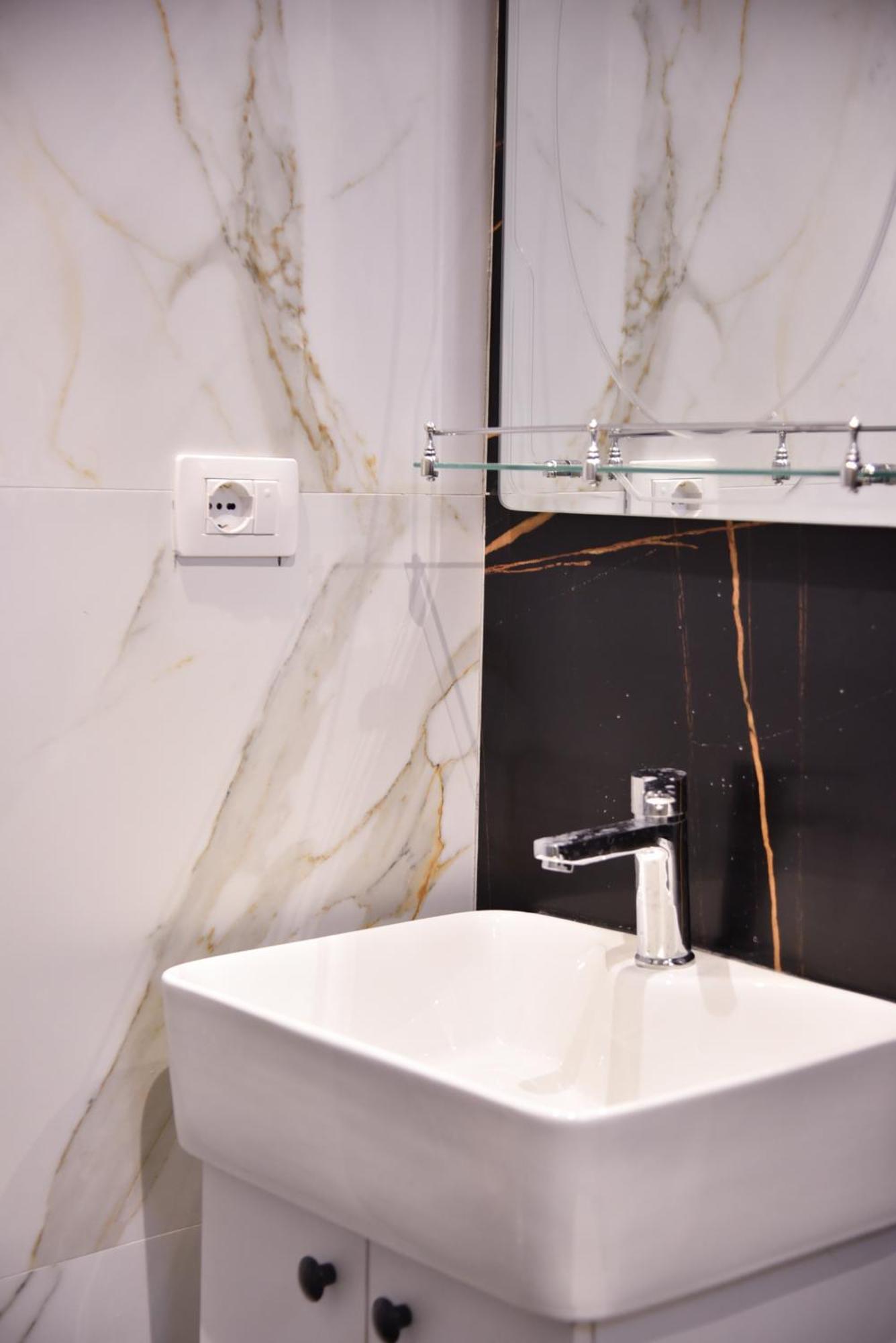 City Center Inn Shkoder Bagian luar foto