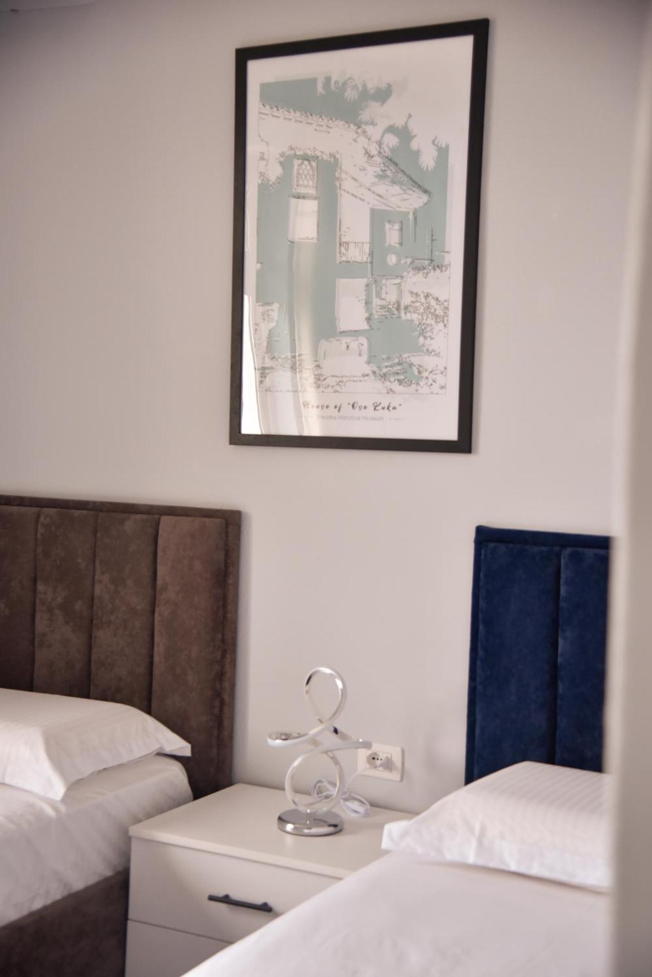 City Center Inn Shkoder Bagian luar foto