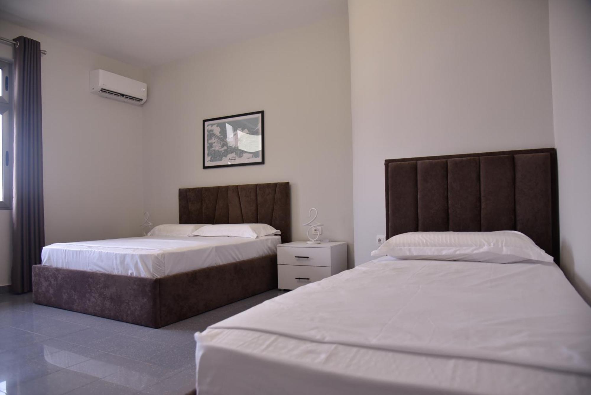City Center Inn Shkoder Bagian luar foto