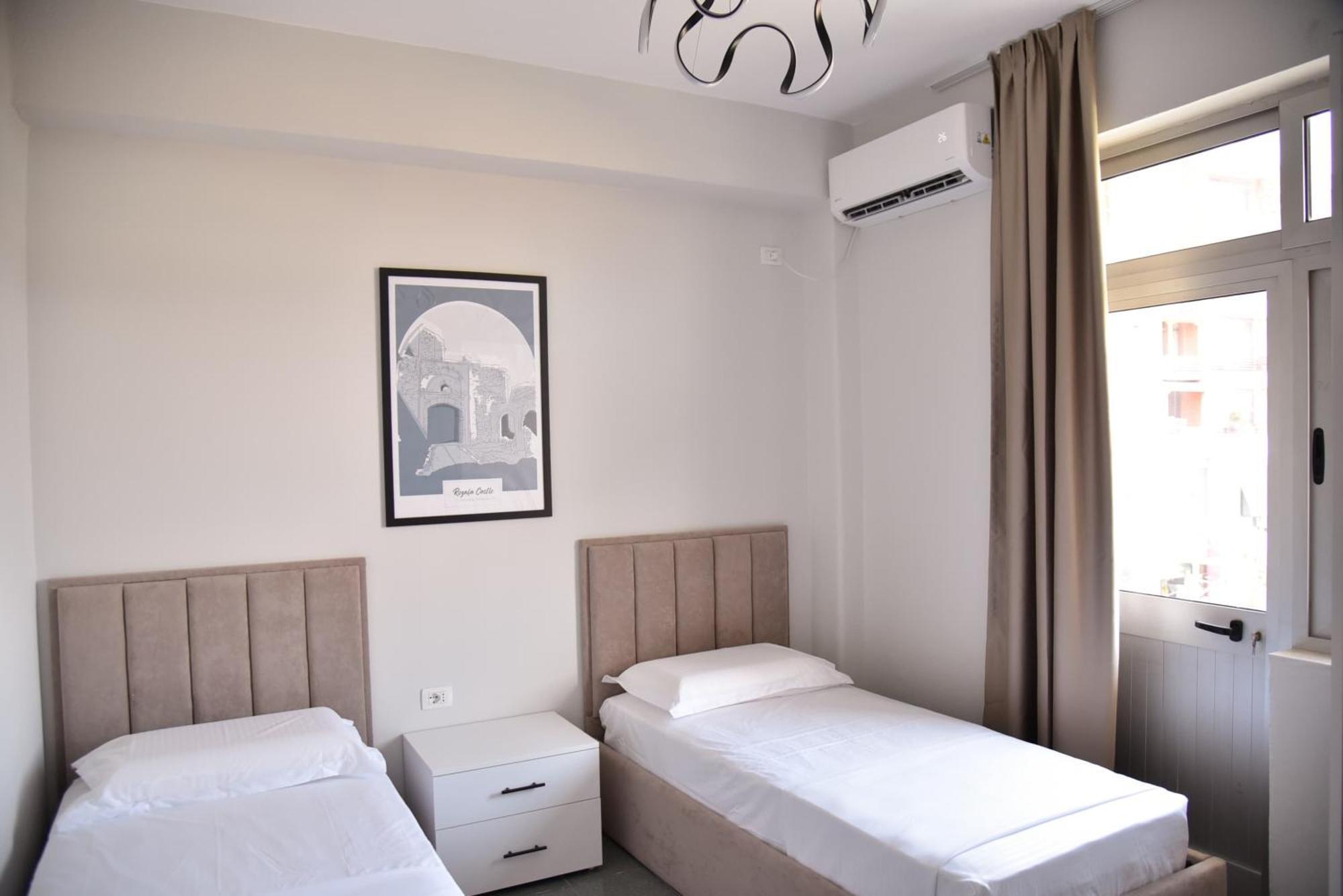 City Center Inn Shkoder Bagian luar foto