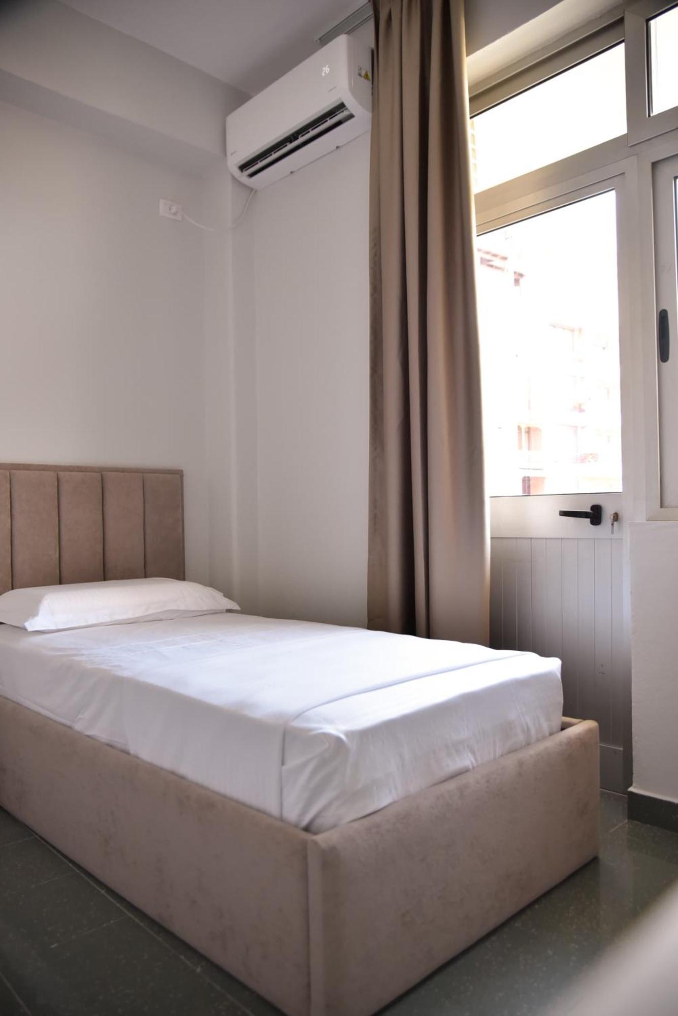City Center Inn Shkoder Bagian luar foto