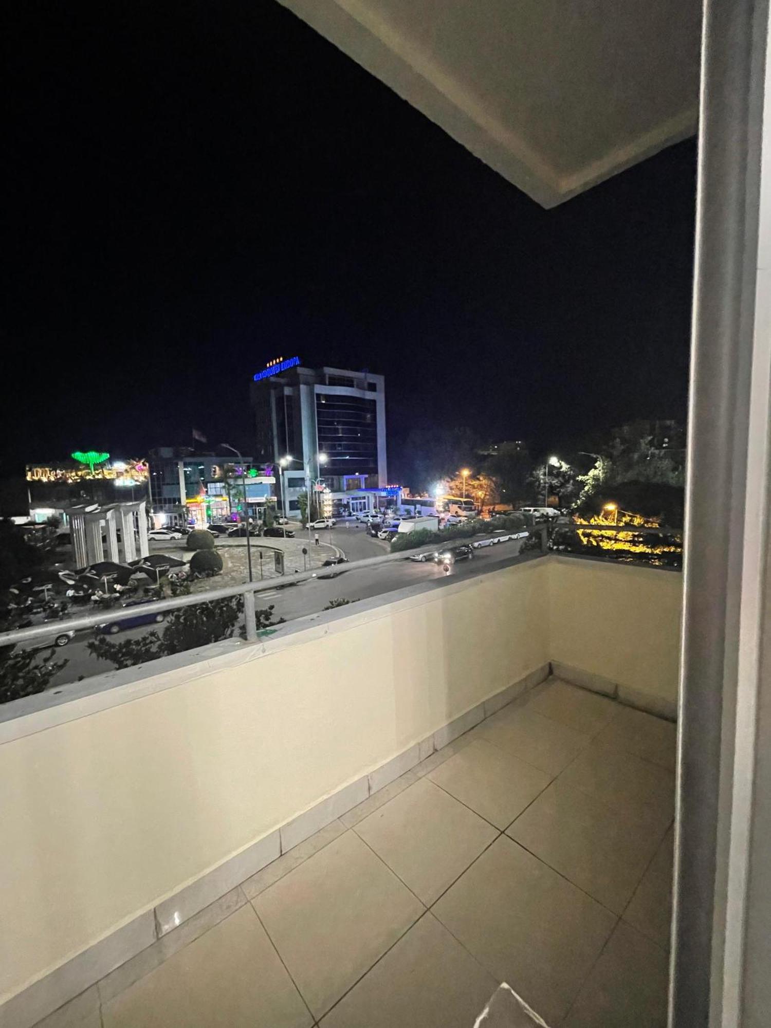 City Center Inn Shkoder Bagian luar foto