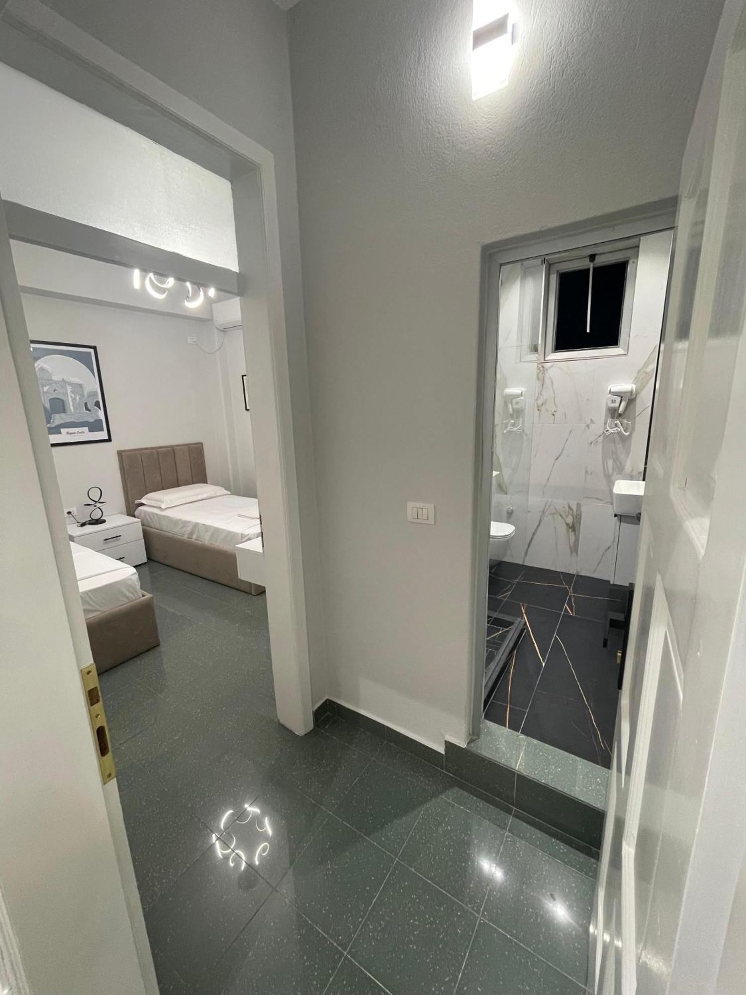 City Center Inn Shkoder Bagian luar foto