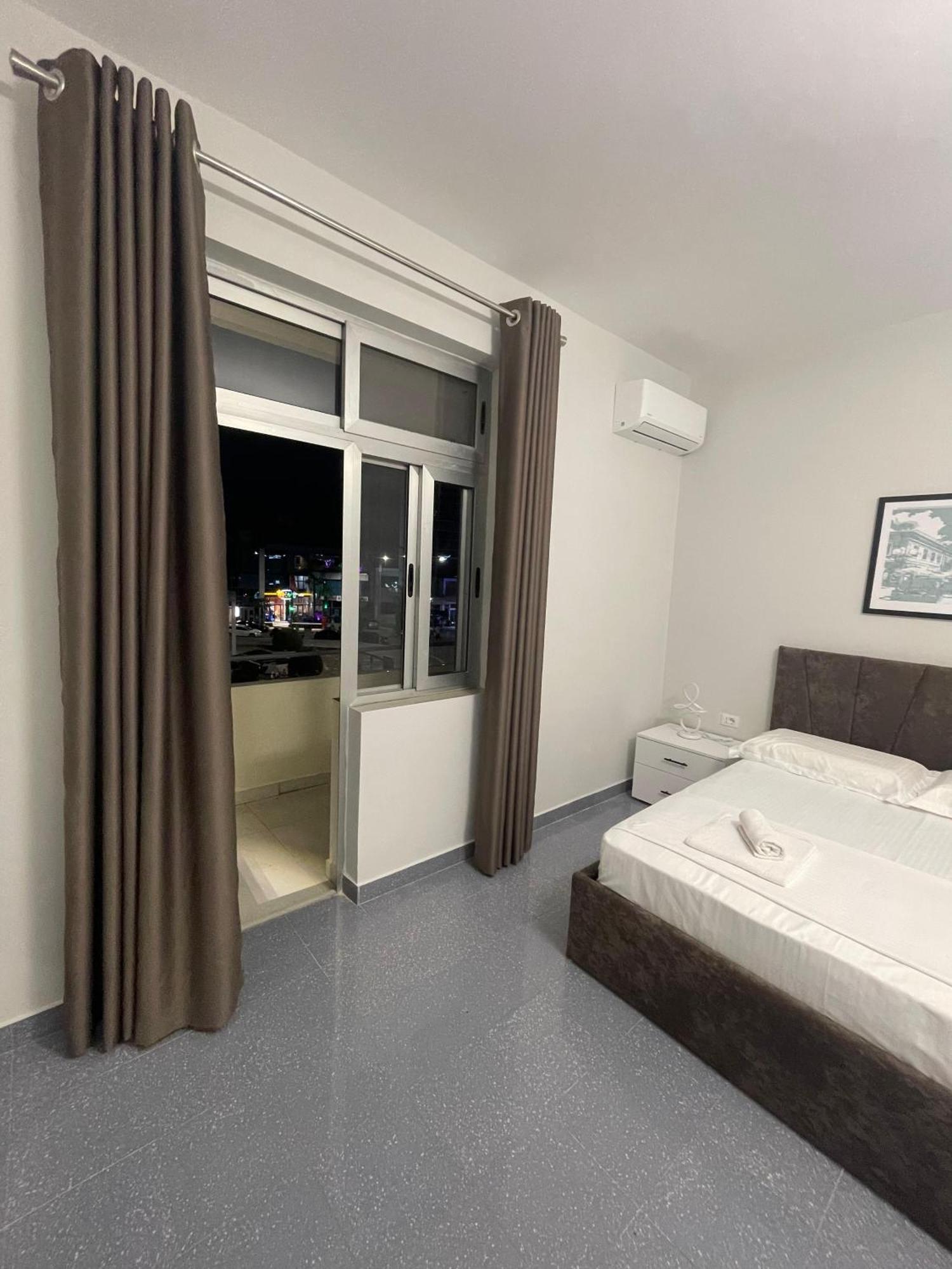 City Center Inn Shkoder Bagian luar foto